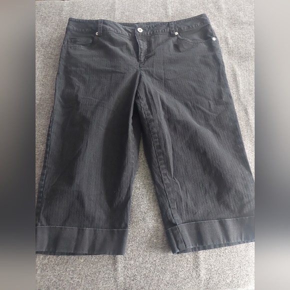 liz & co. Denim - Liz & co Capri jeans 14‎ black